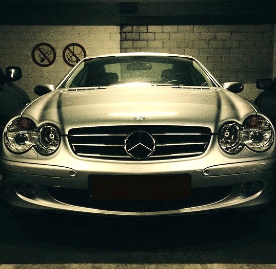 Mercedes-Benz SL-Class (Instagram @martin_lux)